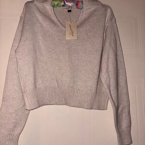 Universal Thread Cream Cropped V-Neck Sweater